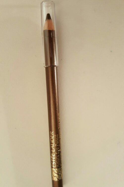 Brown MuseA Goddess look that gives a bold, precise definition.