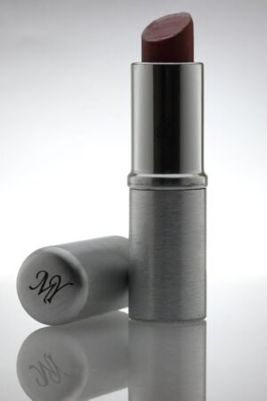 <b>Janetiq</b> <br> Very demure and subtle look