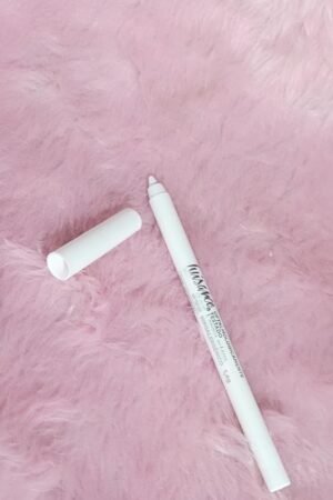 <b>White Muse</b><br>A Goddess look that gives a bold, precise definition.