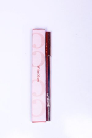 <strong>White Muse Eye-liner </strong><br> A Goddess look that gives a bold, precise definition.