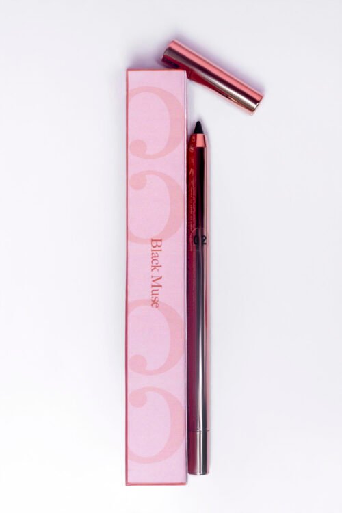 Black Muse Eye-liner  A Goddess look that gives a bold, precise definition.